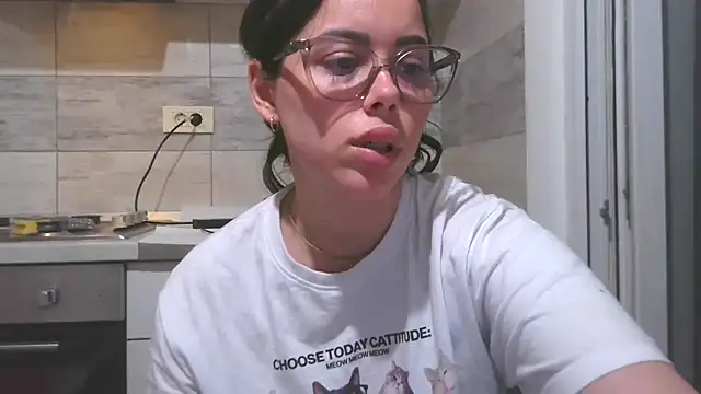 LovelyJulliette webcam