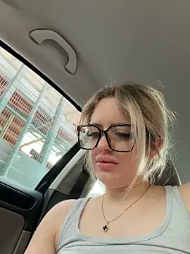 Holly-Glamour webcam