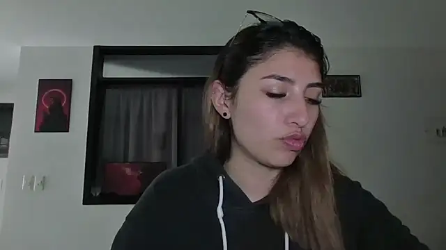 AliceTeenager___ webcam