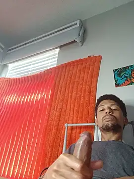 BigPrettyDick777 webcam