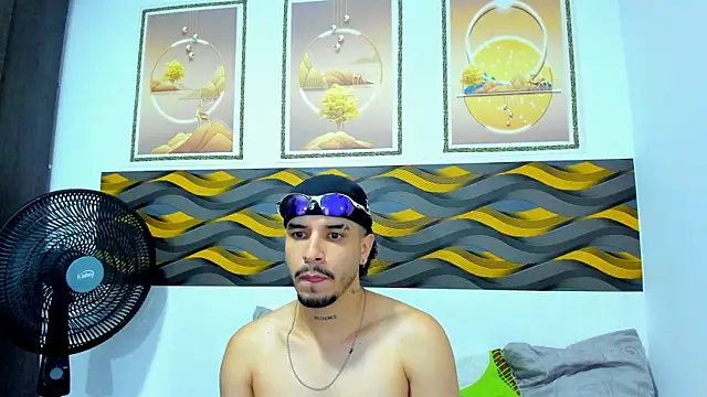 Leon_Hotx webcam