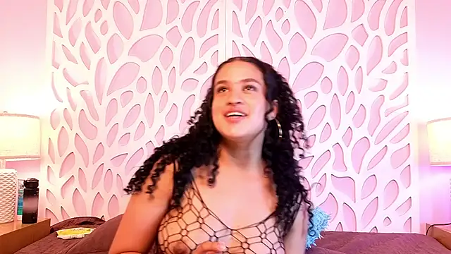 VelaskaJones webcam