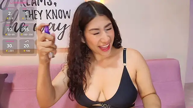 NinaaParker webcam