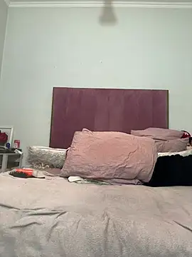 Bootyliciouse21X webcam