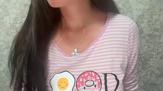 Angelinaa19 webcam