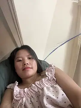 Bella_7777 webcam