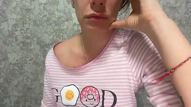 Angelinaa19 webcam