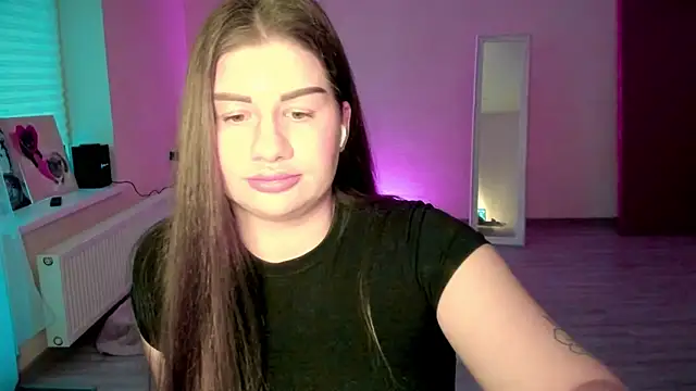 JuicyHelenX webcam