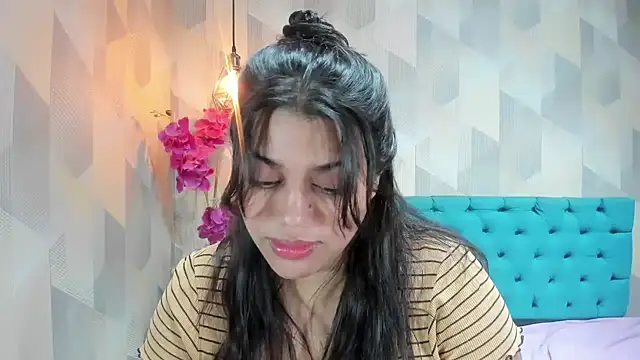 LindaBreeS webcam