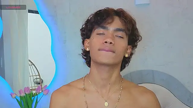 AlanCutee webcam