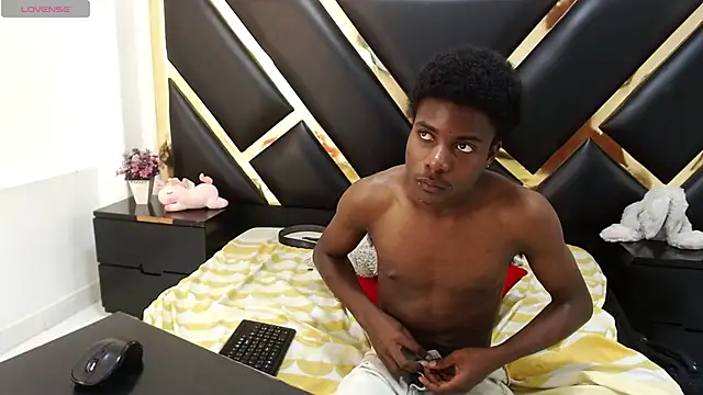 NoahJhonson69 webcam