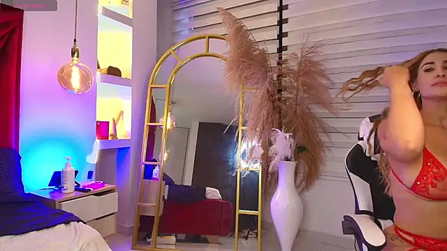 NahomiRoss webcam