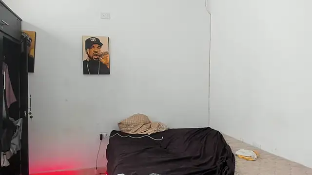 just2latins webcam