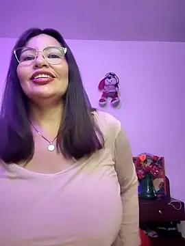 esmeralda_milf webcam