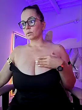 MariaPau_83 webcam