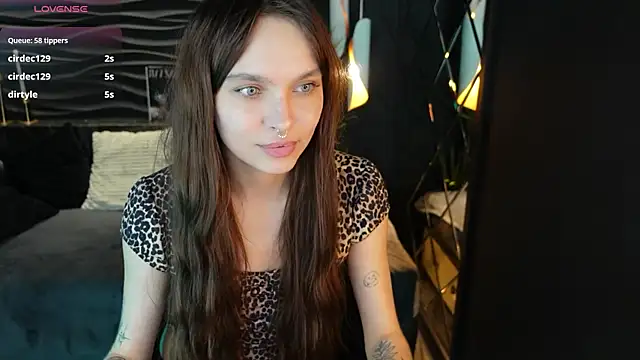 ChloeSunny webcam