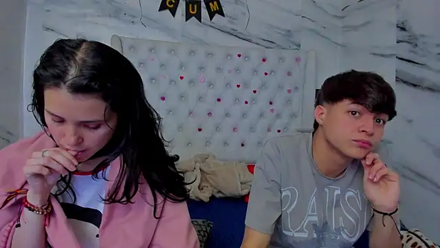 Ari_and_Storm webcam