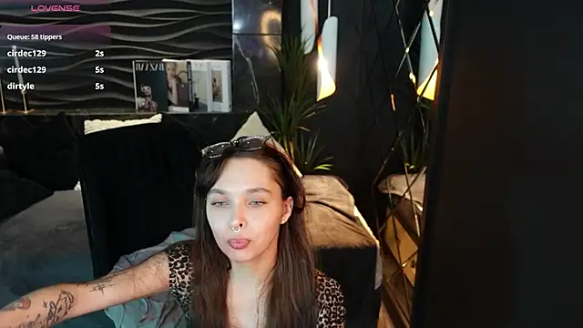 ChloeSunny webcam