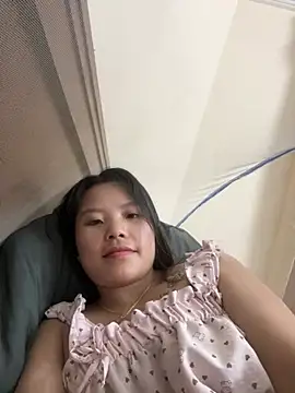 Bella_7777 webcam