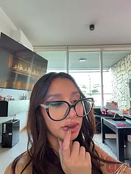 Tiny_lilith webcam