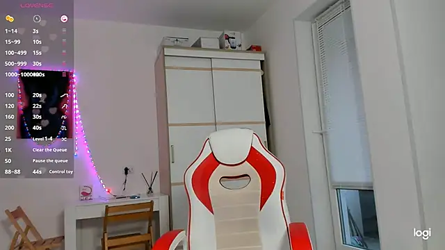 HotCarolineXO webcam