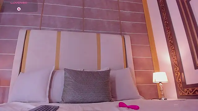 Crystal_Rose__ webcam