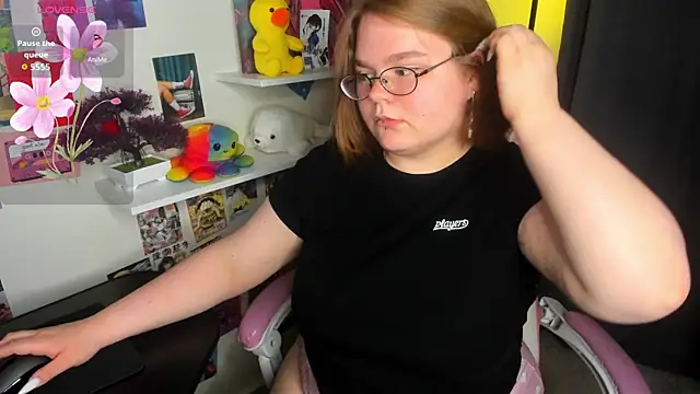 Maneela_Kennedy webcam