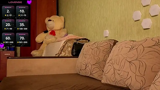 Arina_Bloom webcam