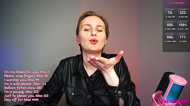 KinkyMissCherry webcam