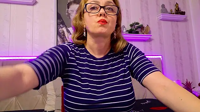 LadyJeen webcam