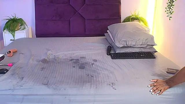 Yasminbrattz webcam