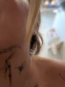 CarolQueen1_ webcam