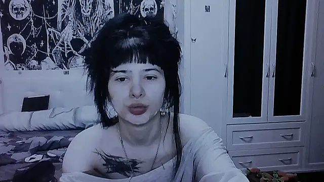 AllisonDeetz webcam