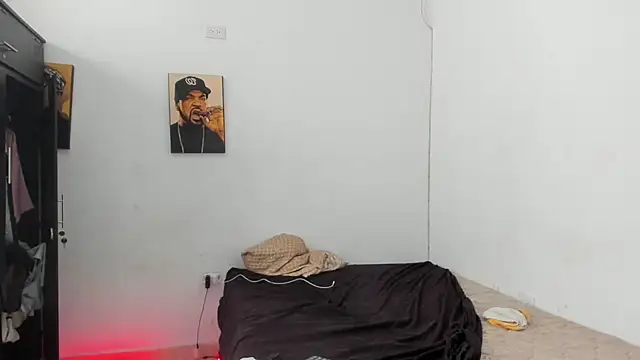 just2latins webcam