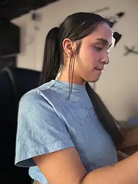 Isabella-Teen webcam