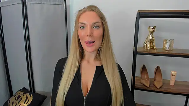 AulloraHoney webcam