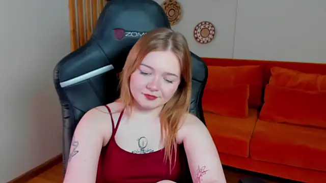 ElinaVale webcam