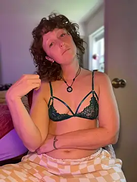 mossy_kiss - Mossy_kiss's free webcam - UK Sex Cams