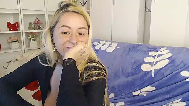 _karolynesyera_ webcam