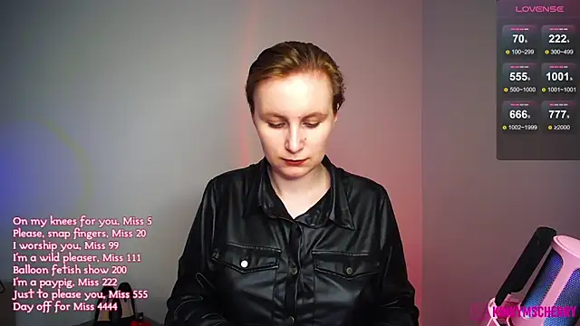 KinkyMissCherry webcam