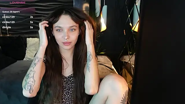 ChloeSunny webcam