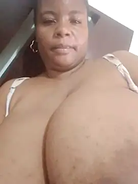 bigtitssxx webcam