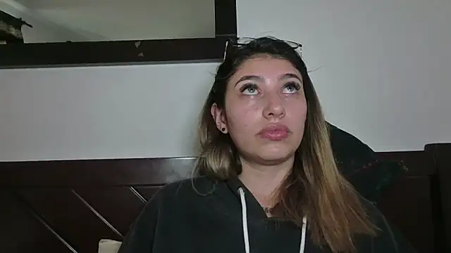 AliceTeenager___ webcam