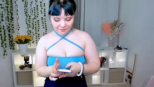 AliceMoongirl webcam