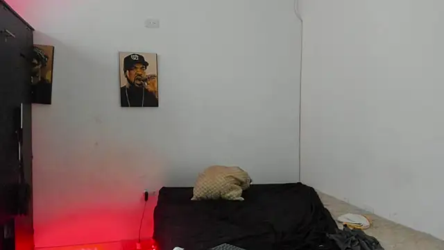just2latins webcam