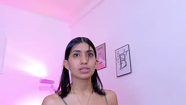 littlee_emilyy_ webcam