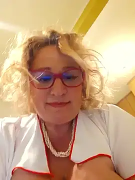 VirginiaNurse live sex cam