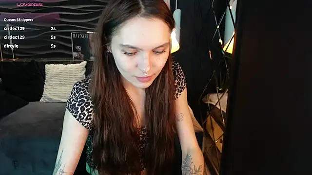 ChloeSunny webcam