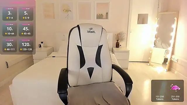 HelenaRegal webcam