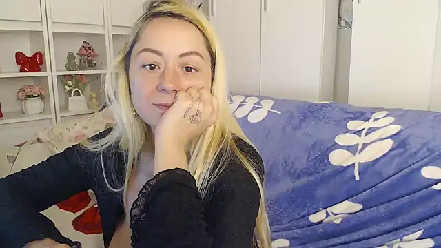 _karolynesyera_ webcam